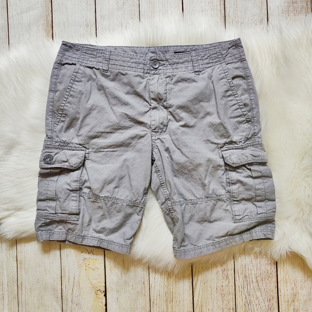 DKNY shorts for men. Size 34